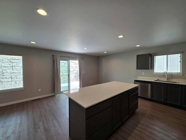 Building Photo - Amazing Brand New Home with 3 Bedrooms & 2...