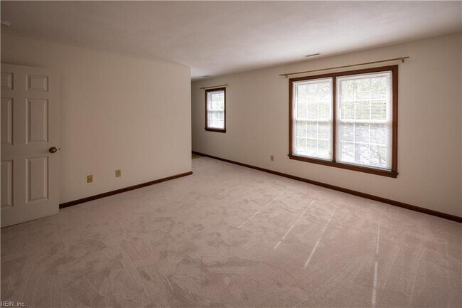 Building Photo - 1045 Backwoods Rd