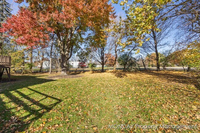 Building Photo - 945-947 Lancashire Ct SE