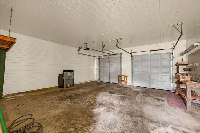 Building Photo - 2527 Avenue G
