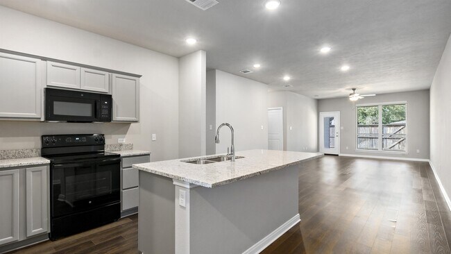 Building Photo - 3007 Stevens Dr