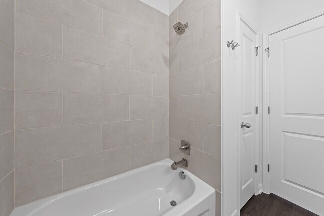 Building Photo - 619 Killam Dr