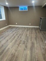 Building Photo - 309 W Hoover Ave