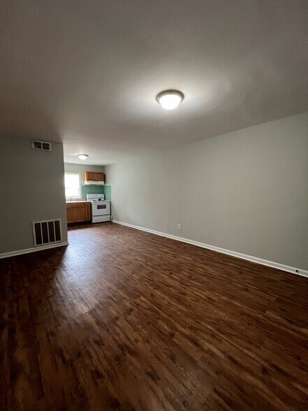 Building Photo - 2413 S Fraser St