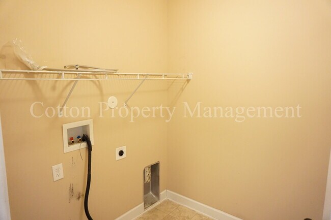 Building Photo - 2018 Willow Stone Ct