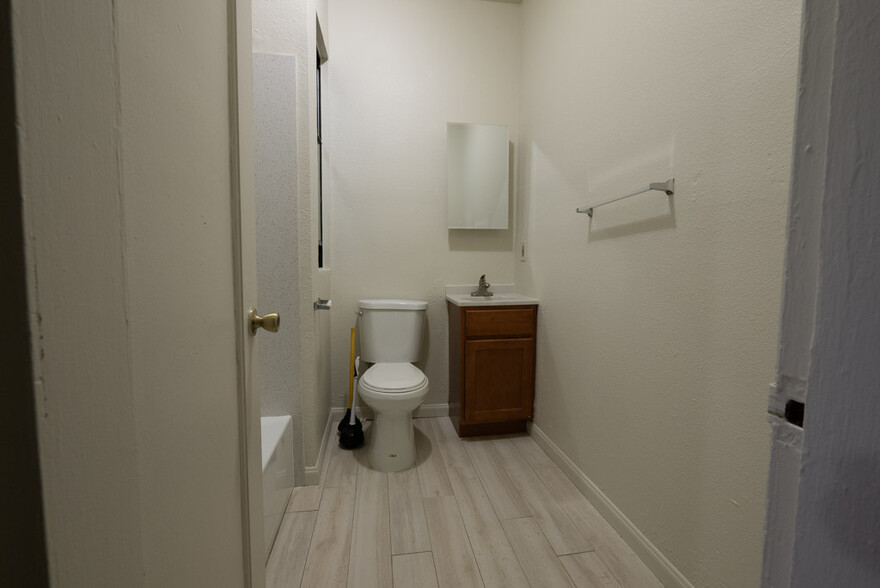 Bathroom - 5735 Avenal Ave