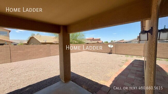 Building Photo - 2349 Oakmont Ln