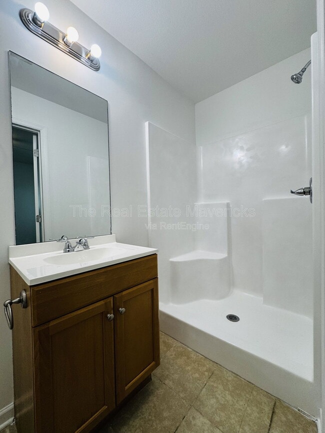 Building Photo - 4621 Kirkland Ave