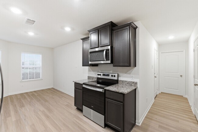 Building Photo - 345 Lone Mountain Dr