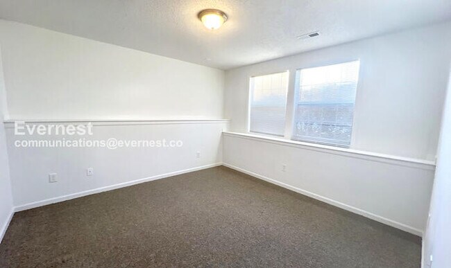 Building Photo - 1403 Rolling Dr