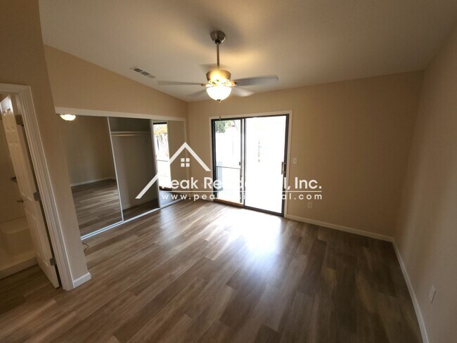 Building Photo - 4537 Fox Valley Cir