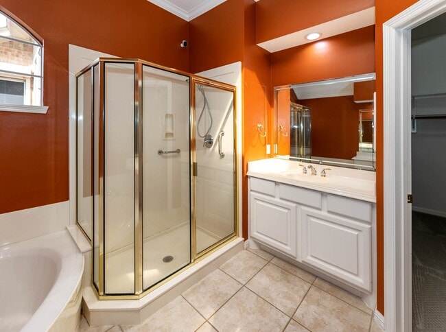 Building Photo - 2435 Thorndon Park Ct