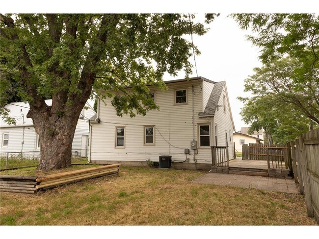 Building Photo - 5201 N Irving Ave