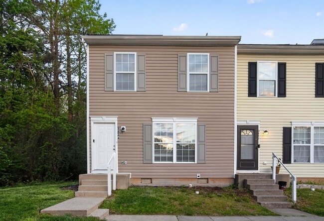 Building Photo - Newly Renovated Townhome in Presidential Lakes