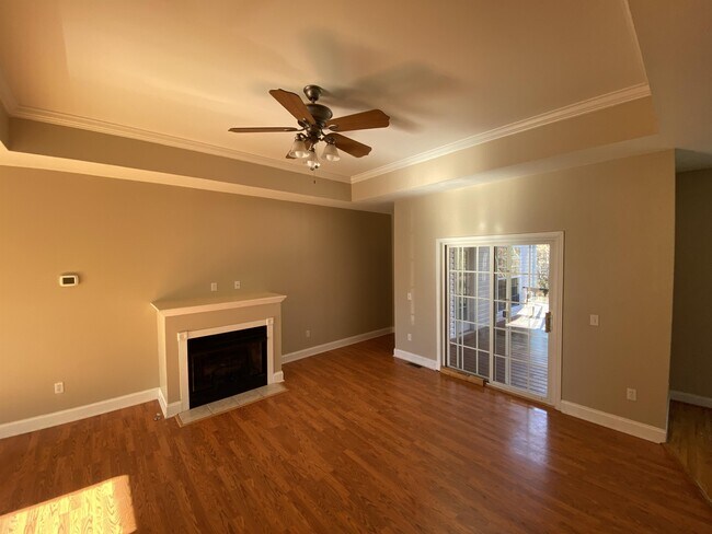 Building Photo - 208 Summergrass Dr