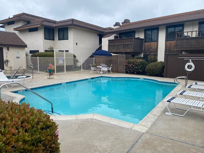 Building Photo - 3831 Nipoma Pl