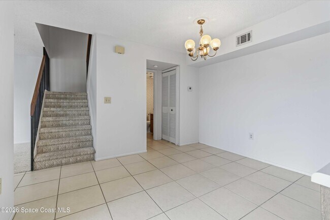 Building Photo - 1020 Abada Ct NE