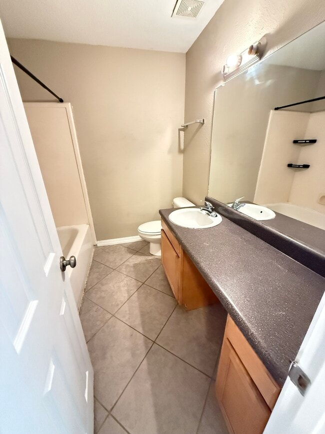 Building Photo - 1625 Martin Bluff Rd