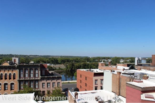 Building Photo - Hendrick Hudson