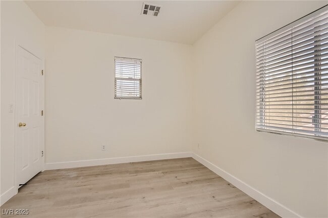 Building Photo - 10372 Turning Leaf Ave