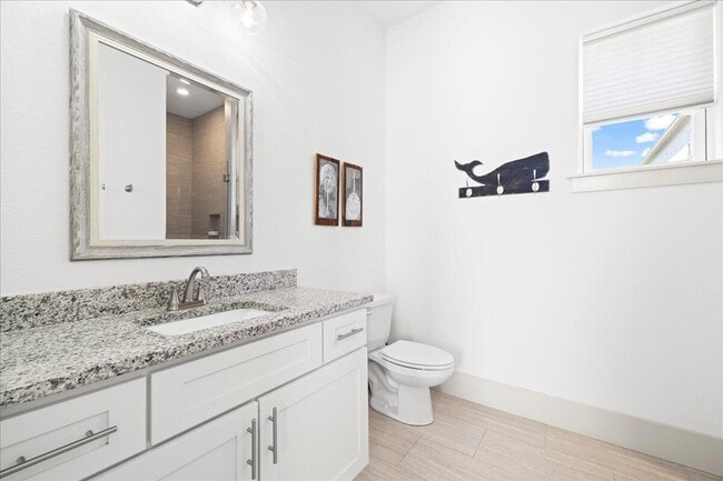 Building Photo - 275 Gulfview Cir