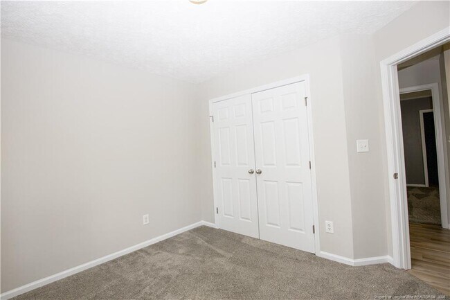 Building Photo - 196 Lochwood Dr