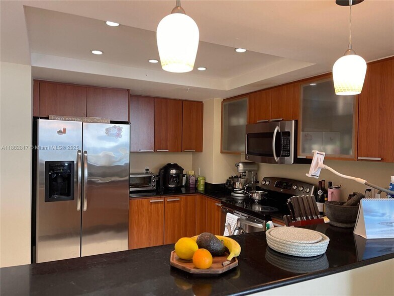 Building Photo - 16699 Collins Ave