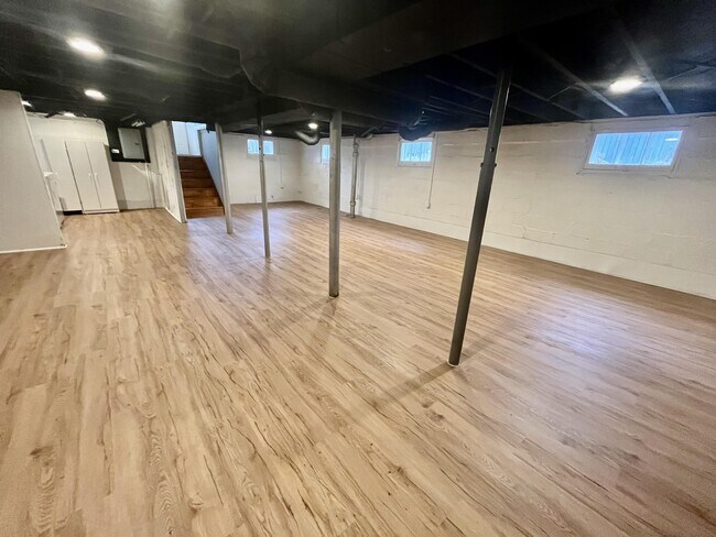 Building Photo - 406 Edmund Ave