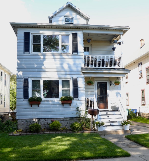 Building Photo - 368 Cumberland Ave