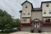 Building Photo - 223 NE 45th Ln