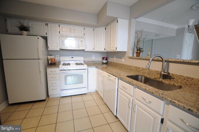 Building Photo - 12205 Fairfield House Dr