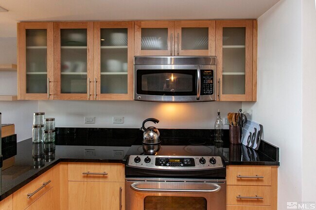 Building Photo - 255 N Sierra St