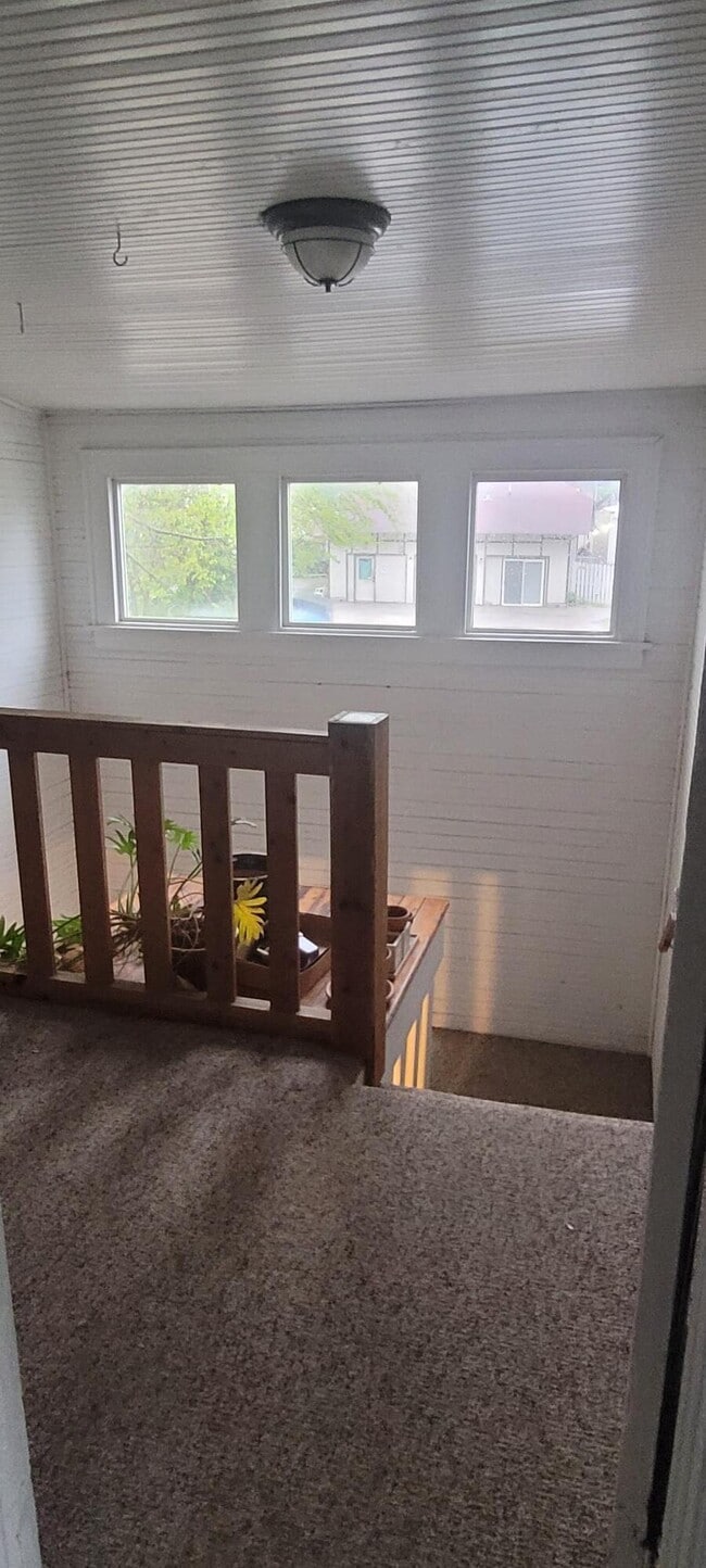 Building Photo - 614 S Fremont Ave