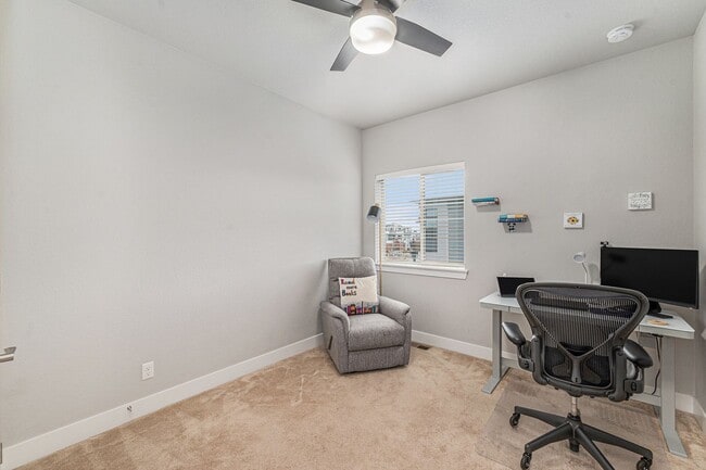 Building Photo - Gorgeous 4 bed 3.5 bath Home Available in Central Park, Denver!