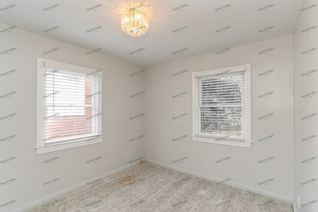 Building Photo - 2863 Allview Cir