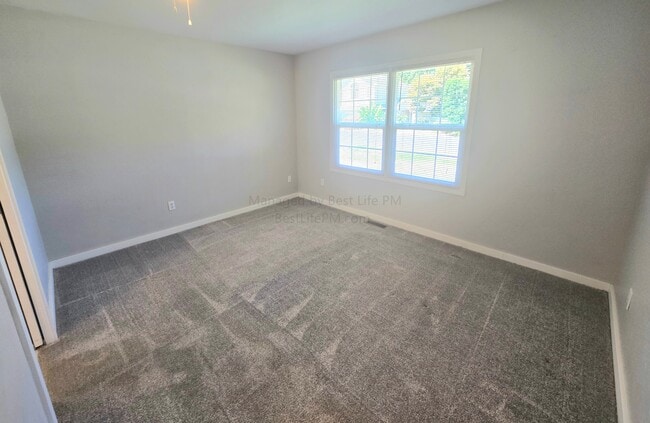 Building Photo - 114 SE 218th Ave