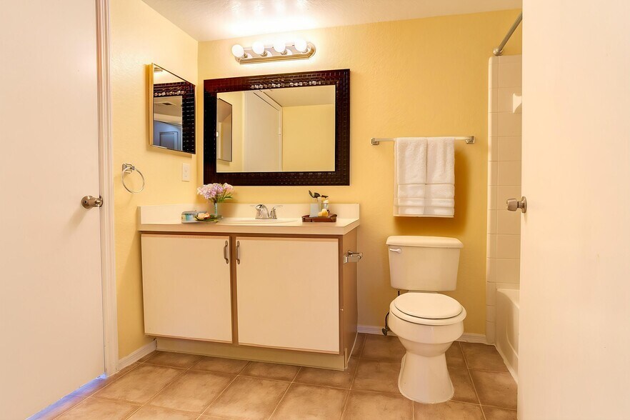 Building Photo - 2214 Grand Cayman Ct