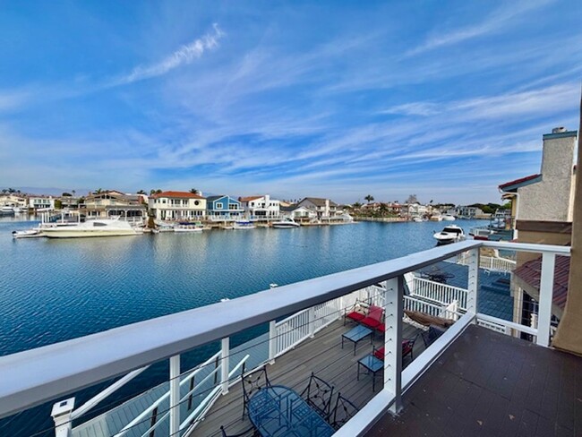 Building Photo - Oxnard | 4 Bed + 3 Bath | WATER FRONT | Fu...