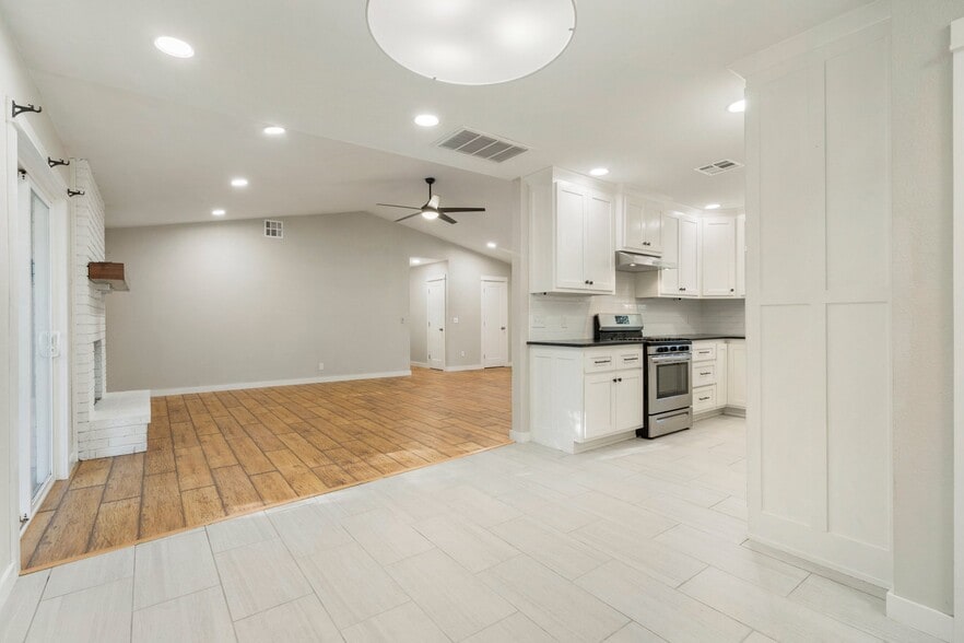Building Photo - 1811 S 148th W Ave