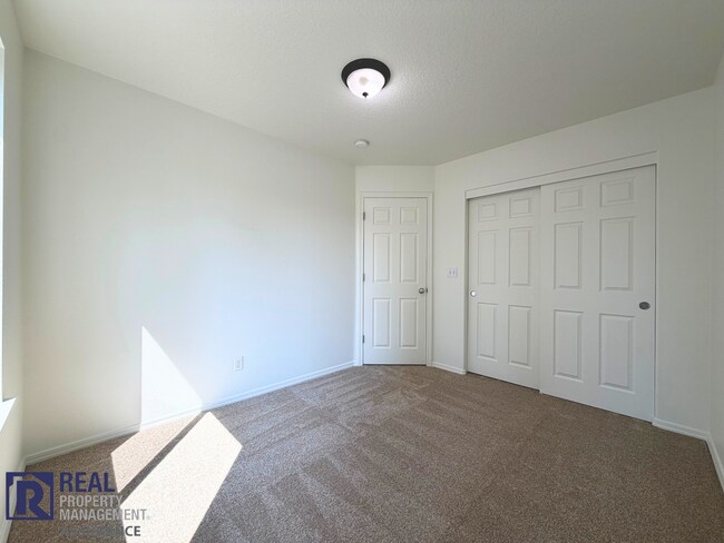 Building Photo - 17230 NW Widgi Creek Ct