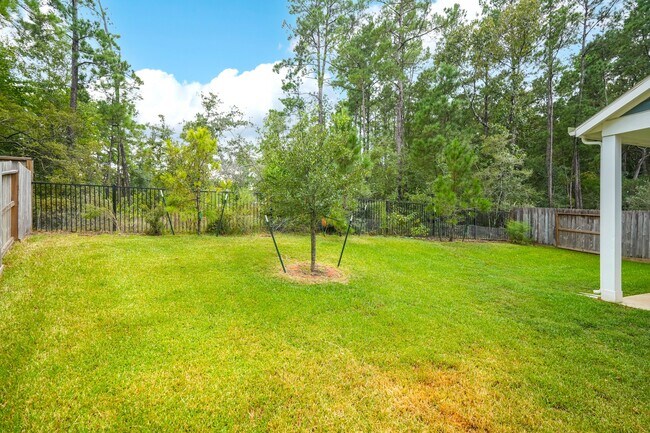 Building Photo - 112 Red Cascade Trl