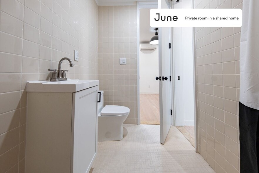 Building Photo - Room in Shared 4 bed/2 bath home in Ditmas Park