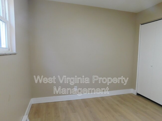 Building Photo - 98 Goodman Dr