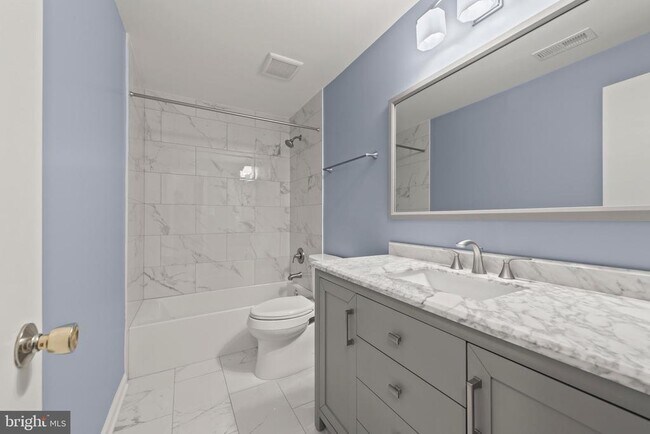 Building Photo - 21673 Hazelnut Square