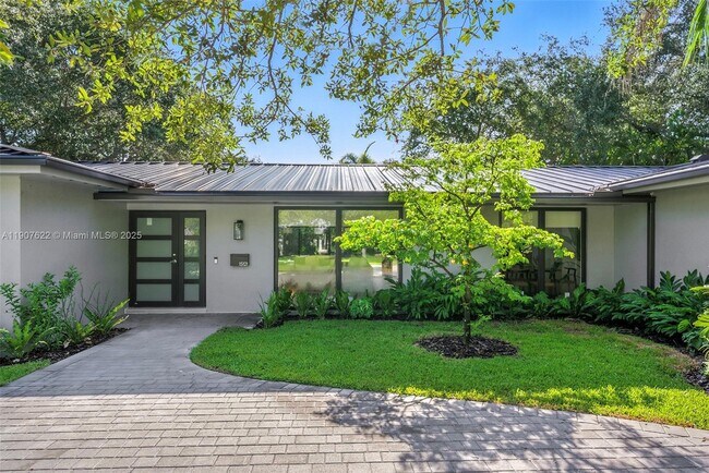 Building Photo - 15121 SW 69th Ct