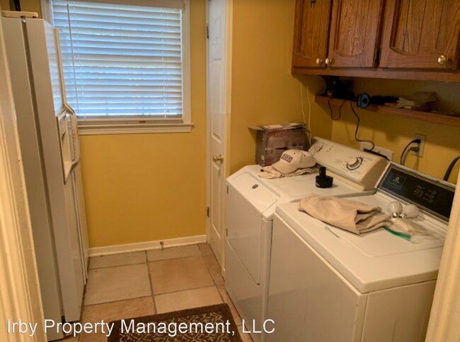 Building Photo - 4 br, 3 bath House - 730 Oak Hill Ct