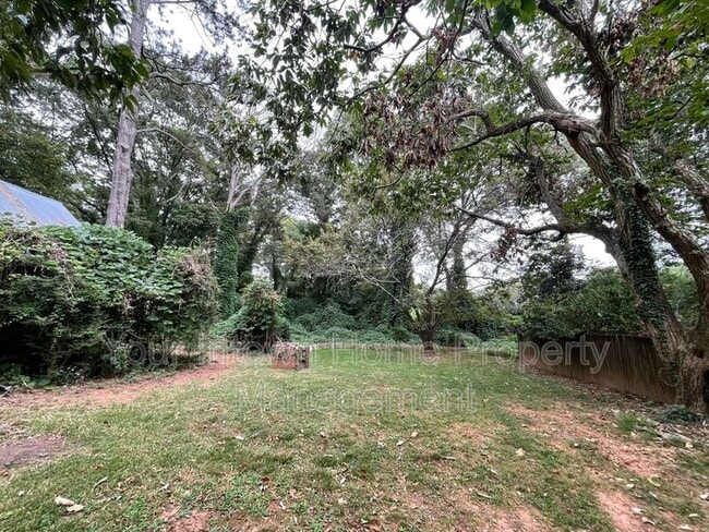 Building Photo - 2110 Cavanaugh Ave SE