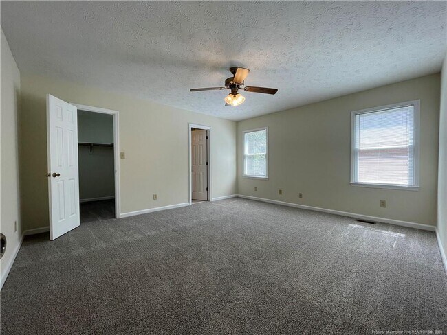 Building Photo - 6124 Garden Ct