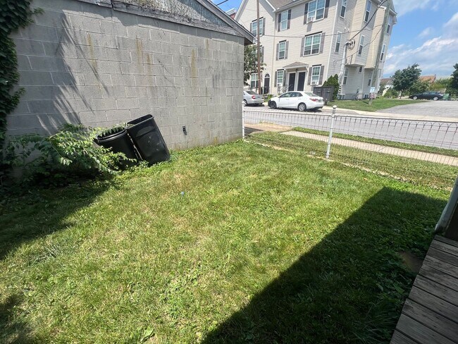 Building Photo - 1060 N Duke St