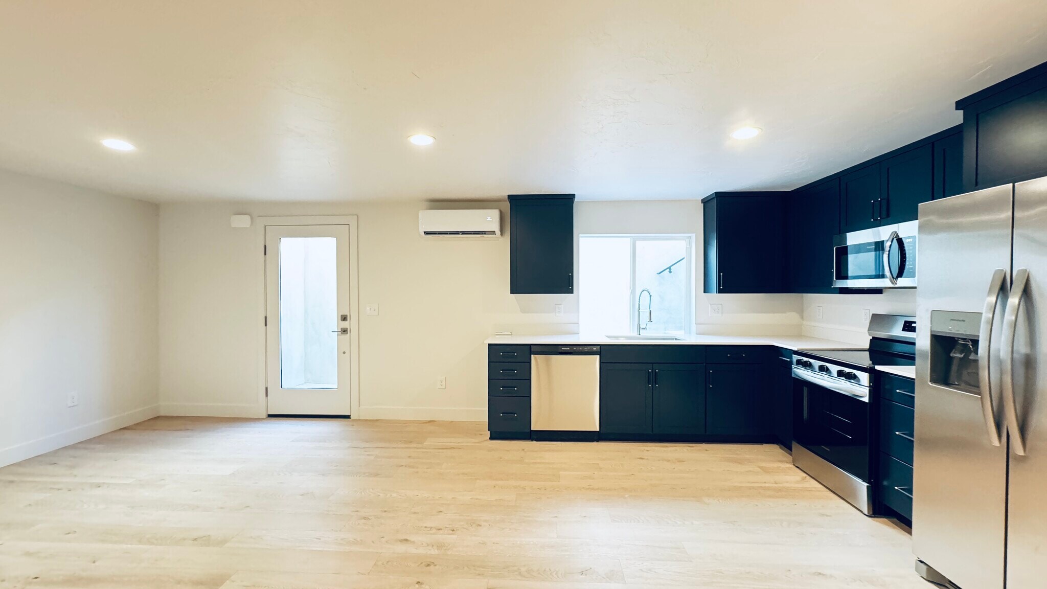 Building Photo - 15069 S Peace Dr